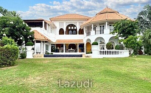 Villa in Cha-am, Phetchaburi, Thailand 1
