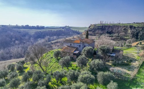 Farm Ranch in Asciano, Tuscany, Italy 1