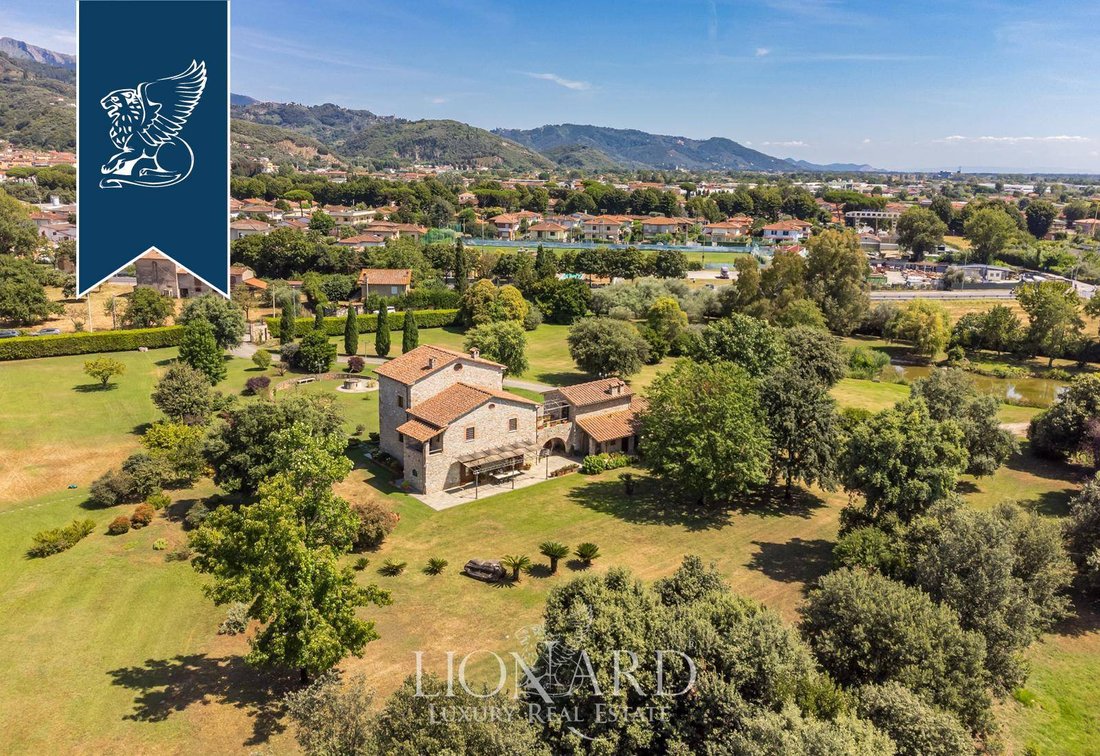 Villa in Pietrasanta, Tuscany, Italy 1 - 13976576