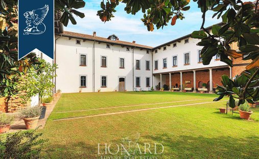 Castle for Sale in Vidigulfo, Lombardy, Italy