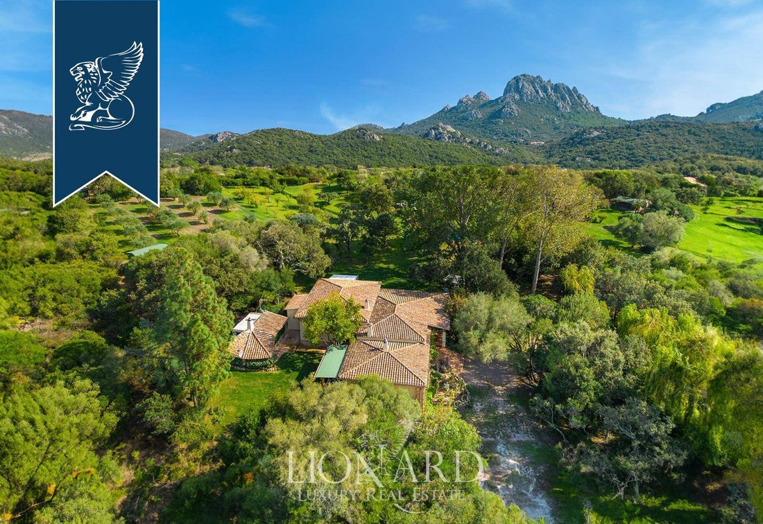 Villa in Arzachena, Sardinia, Italy 1 - 13976824