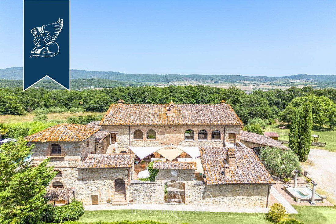 Villa in Rapolano Terme, Tuscany, Italy 2 - 13976588