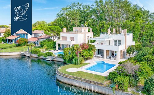 Villa in Isola Albarella, Veneto, Italy 1