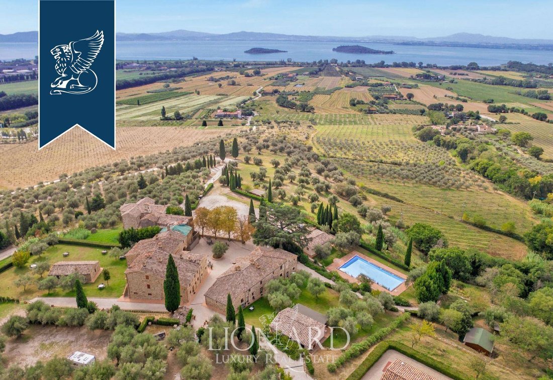 Villa in Tuoro sul Trasimeno, Umbria, Italy 2 - 13976297