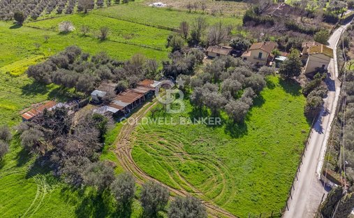 Villa in Pietrasanta, Tuscany, Italy 1