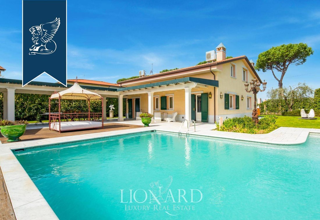 Villa in Pietrasanta, Tuscany, Italy 2 - 10919288