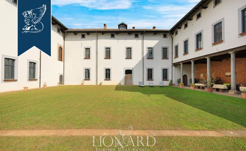 Castle for Sale in Vidigulfo, Lombardy, Italy
