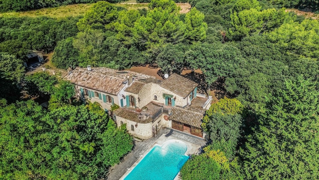 Maison à Châteauneuf-du-Pape, Provence-Alpes-Côte d'Azur, France 1 - 13976921