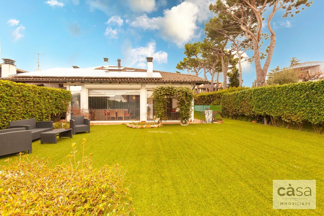 Villa in San Carlo - Giubiano, Varese, Lombardy 3 - 13976939