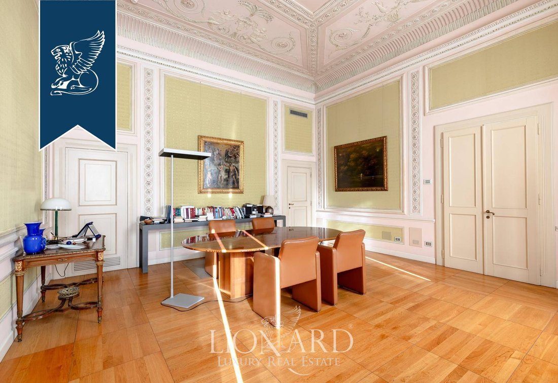 Villa in Center, Verona, Veneto 4 - 13976081