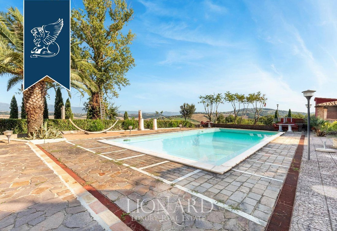 Villa in Todi, Umbria, Italy 4 - 13975948