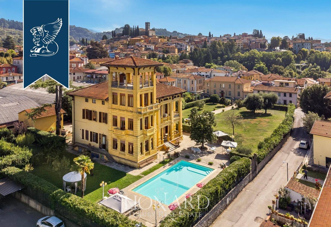 Villa in Barga, Tuscany, Italy 2 - 13976334