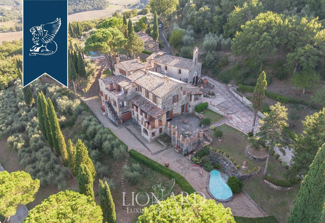 Villa in Todi, Umbria, Italy 1 - 13975948