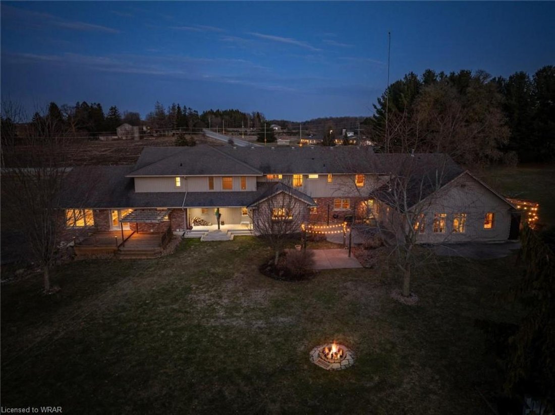 House in Waterloo, Ontario, Canada 2 - 13976674