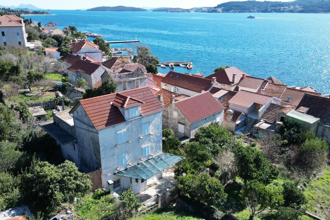 Villa in Kuciste, Dubrovnik-Neretva County, Croatia 2 - 13976864
