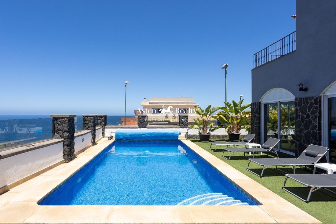 Villa in Puerto de la Cruz, Canary Islands, Spain 1 - 13977340