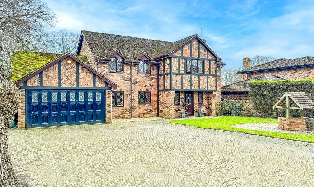 5 Bedroom Detached House For Sale In In Bransgore, England, United