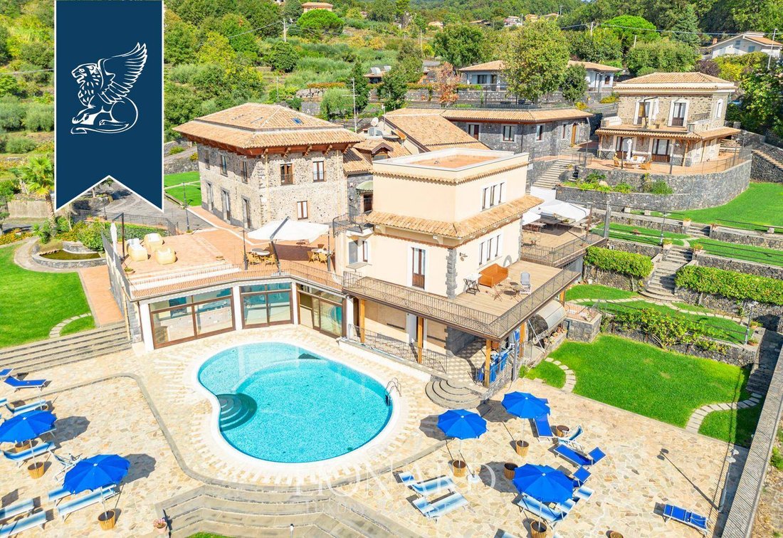 Villa in Roccella Valdemone, Sicily, Italy 2 - 13976552