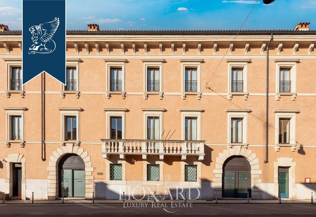 Villa in Center, Verona, Veneto 1 - 13976081