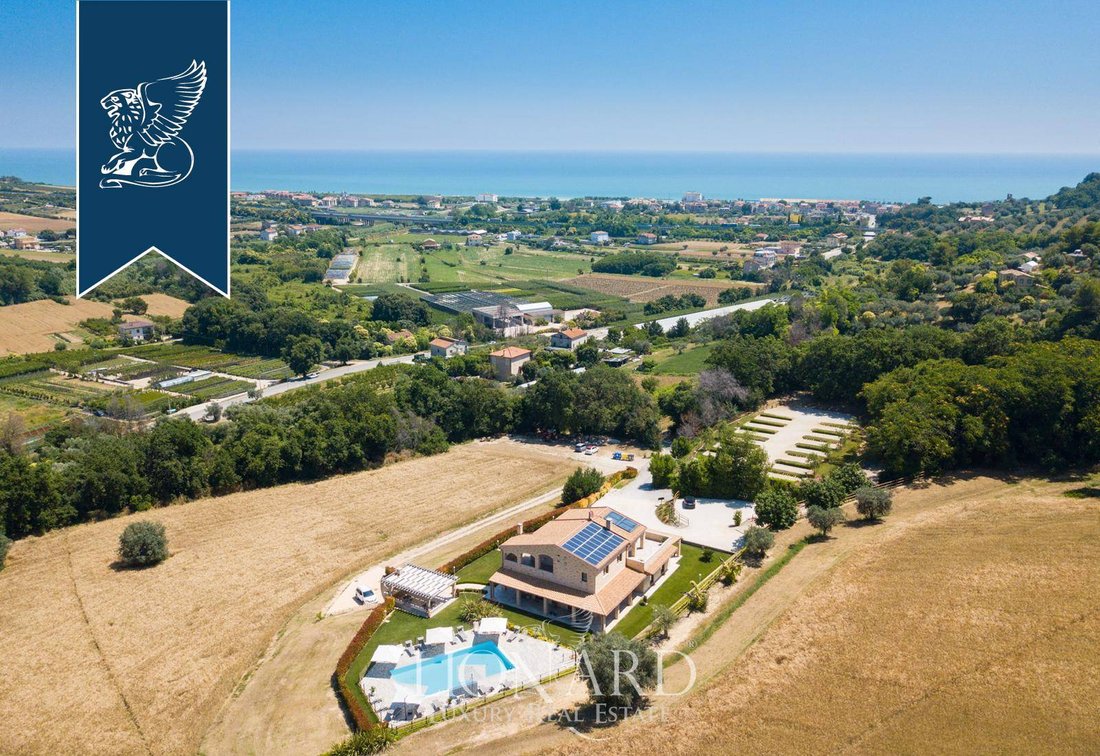 Villa in Cupra Marittima, Marche, Italy 3 - 13976650