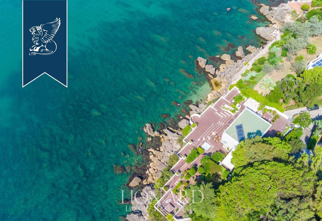 Nino Manfredi's Famous Villa By The Sea In The Gulf In Minturno, Lazio