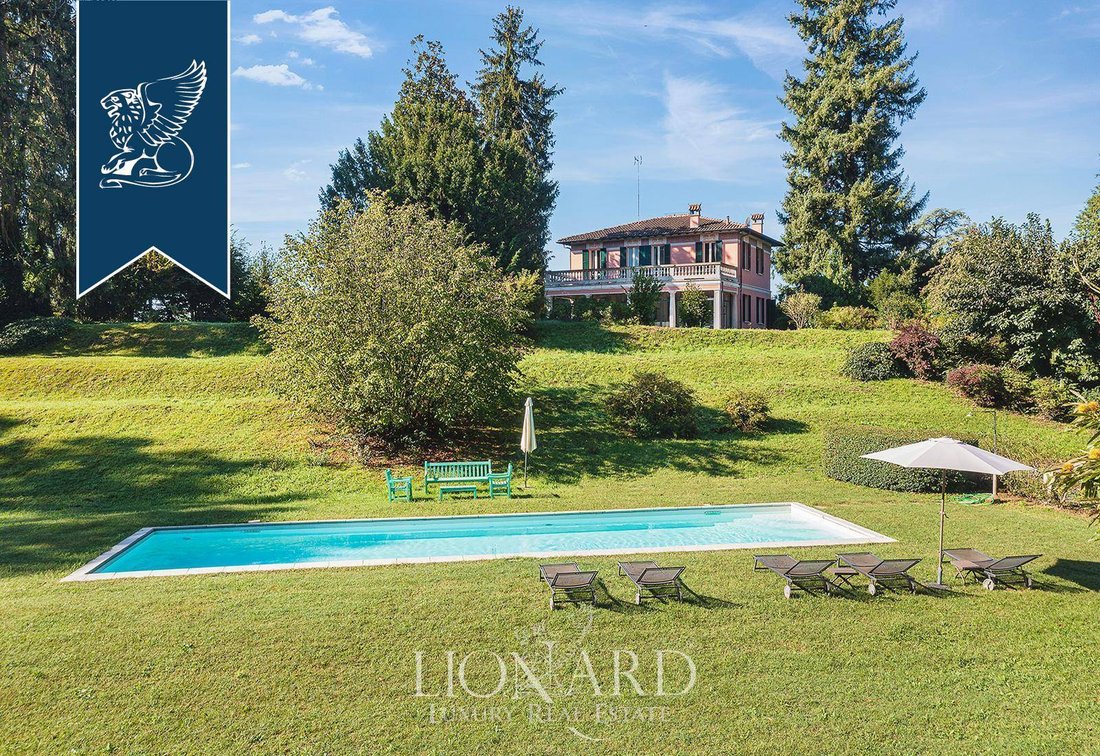 Villa in Fino Mornasco, Lombardy, Italy 2 - 13976512