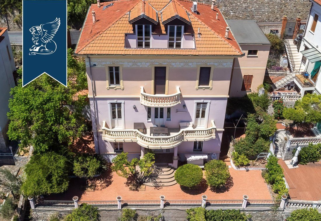 Villa in Center, Alassio, Italy 3 - 13976306