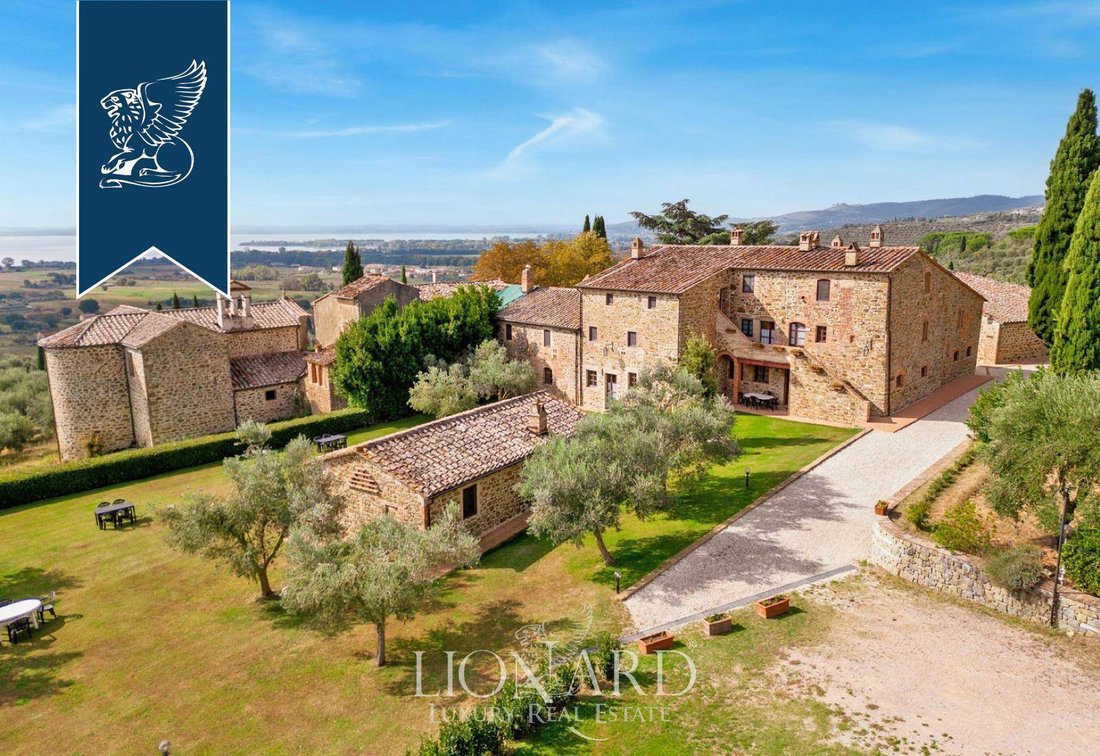 Villa in Tuoro sul Trasimeno, Umbria, Italy 1 - 13976297