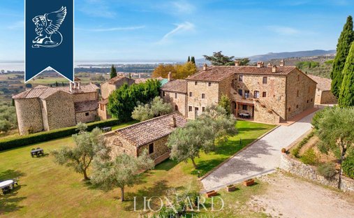 Villa in Tuoro sul Trasimeno, Umbrien, Italien 1