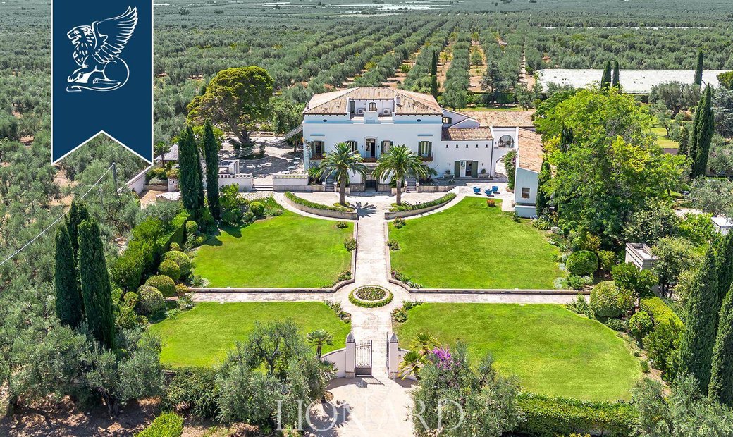 Ancient Luxury Farm Villa In Puglia, Near Trani In Corato, Apulia