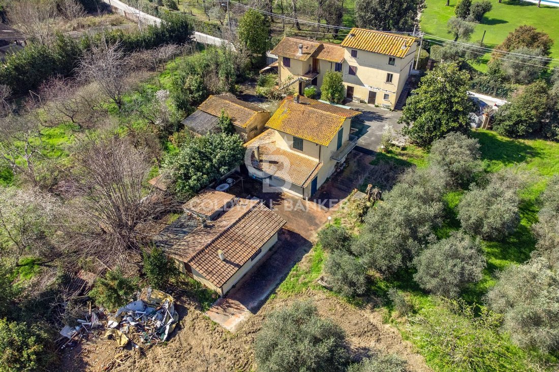 Villa in Pietrasanta, Tuscany, Italy 2 - 13976961