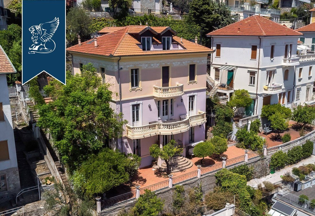 Villa in Center, Alassio, Italy 2 - 13976306