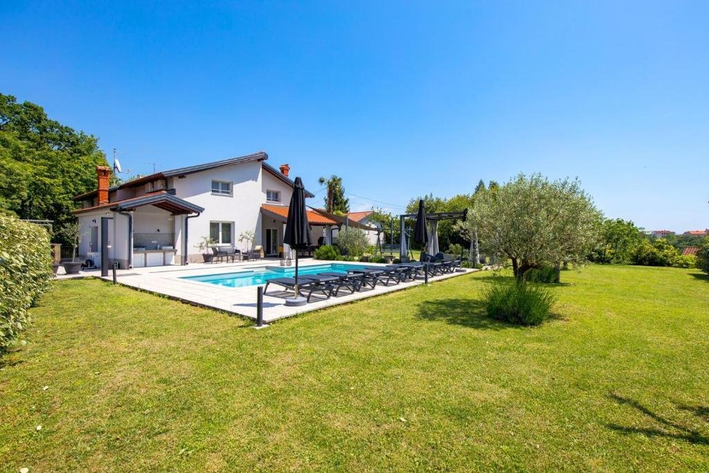 House in Grad Opatija, Primorje-Gorski Kotar County, Croatia 1 - 13975703