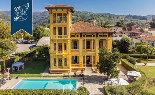 Villa in Barga, Tuscany, Italy 1
