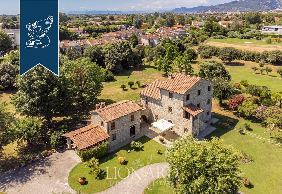 Villa in Pietrasanta, Tuscany, Italy 2 - 13976576