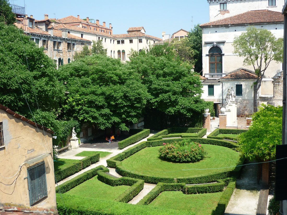 Townhouse in Dorsoduro, Venice, Italy 1 - 13977983