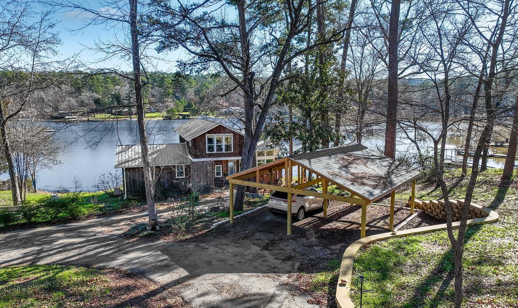 Picturesque Waterfront Home On Serene Lake Mary In Slocum, Texas ...