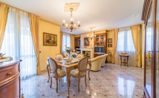 Villa in Cavriago, Emilia-Romagna, Italien 1