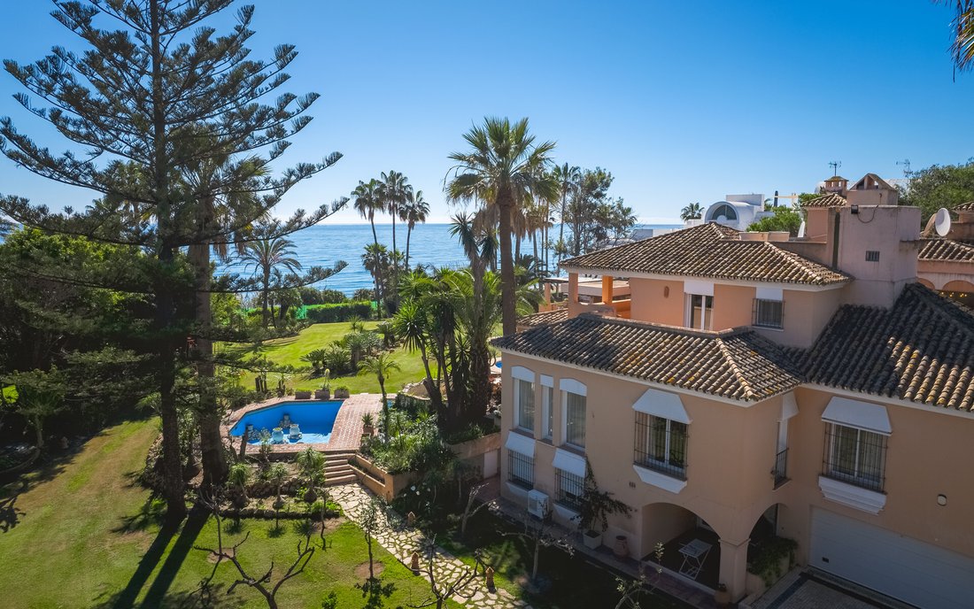 Villa in Cancelada, Estepona, Andalusia 2 - 13981710