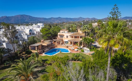Villa in Cancelada, Estepona, Andalusia 1