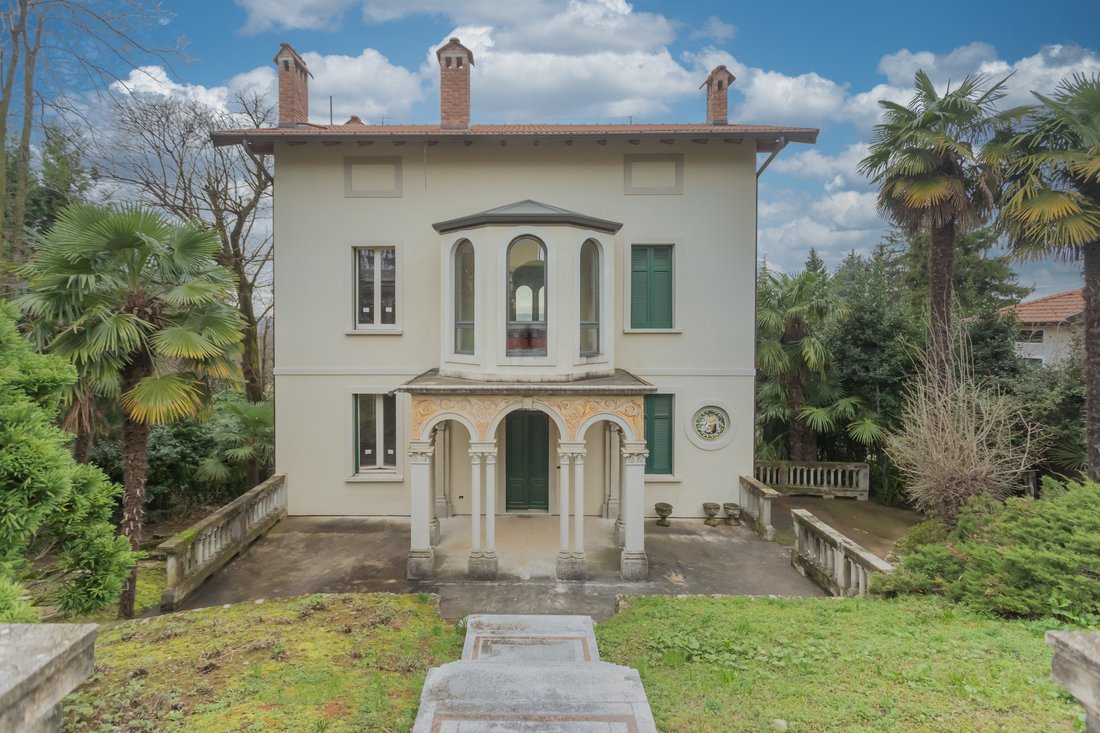 Entirely Renovated Villa In The Borough In Venegono Superiore, Lombardy ...