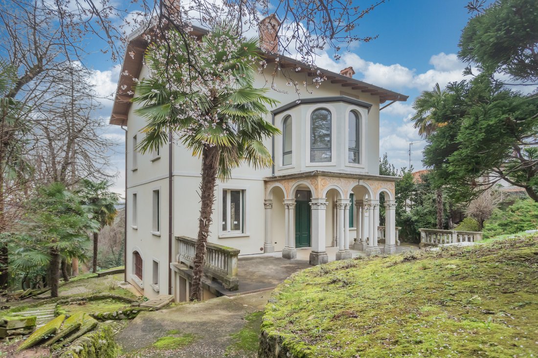 Villa à Venegono Superiore, Lombardie, Italie 4 - 13982962