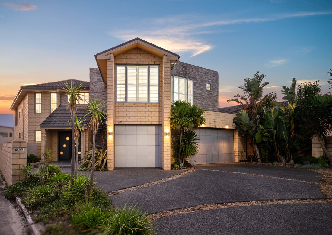 Prime Architectural Beachfront Home In Bonbeach, Victoria, Australia