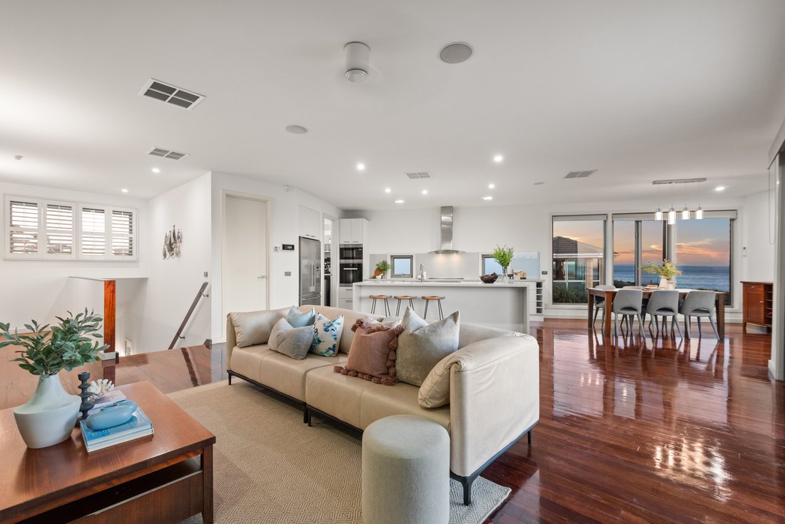 Prime Architectural Beachfront Home In Bonbeach, Victoria, Australia