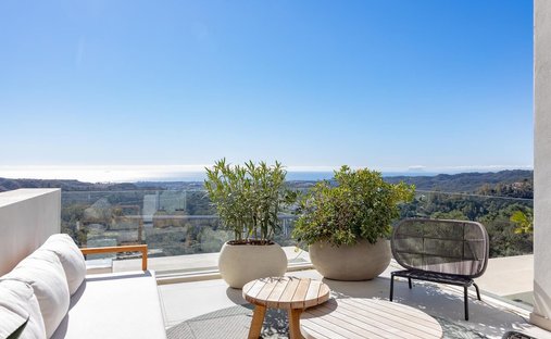 Penthouse in Benahavis, Andalusia, Spain 1