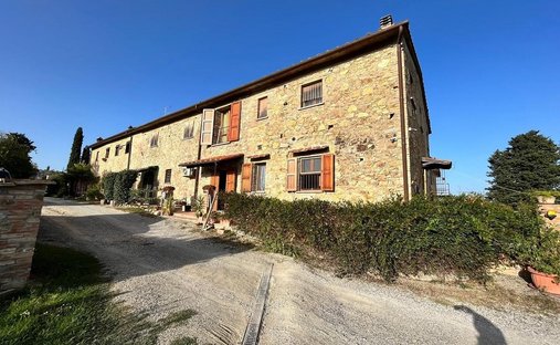 Maisons de campagne à Gambassi Terme, Toscane, Italie 1