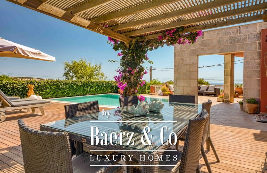 Villa in Punta Prima, Sant Lluis, Balearic Islands 1 - 13578352