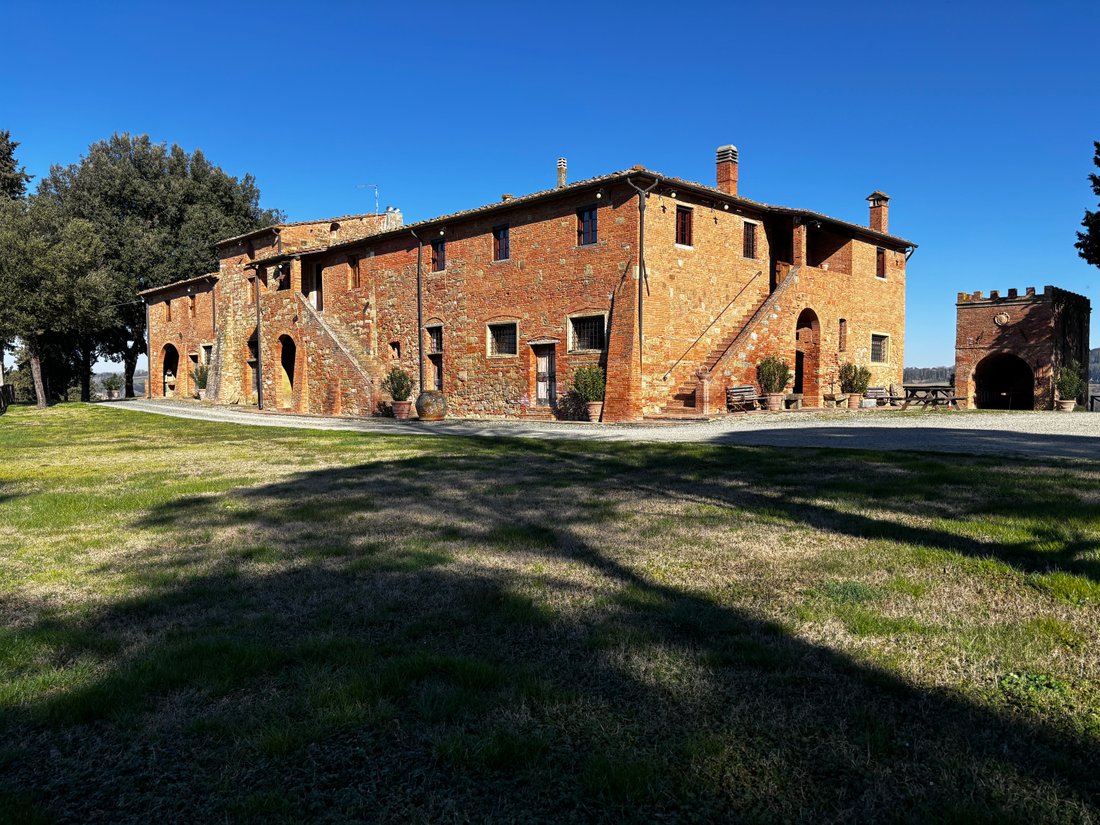 Estate in Peccioli, Tuscany, Italy 1 - 13987835