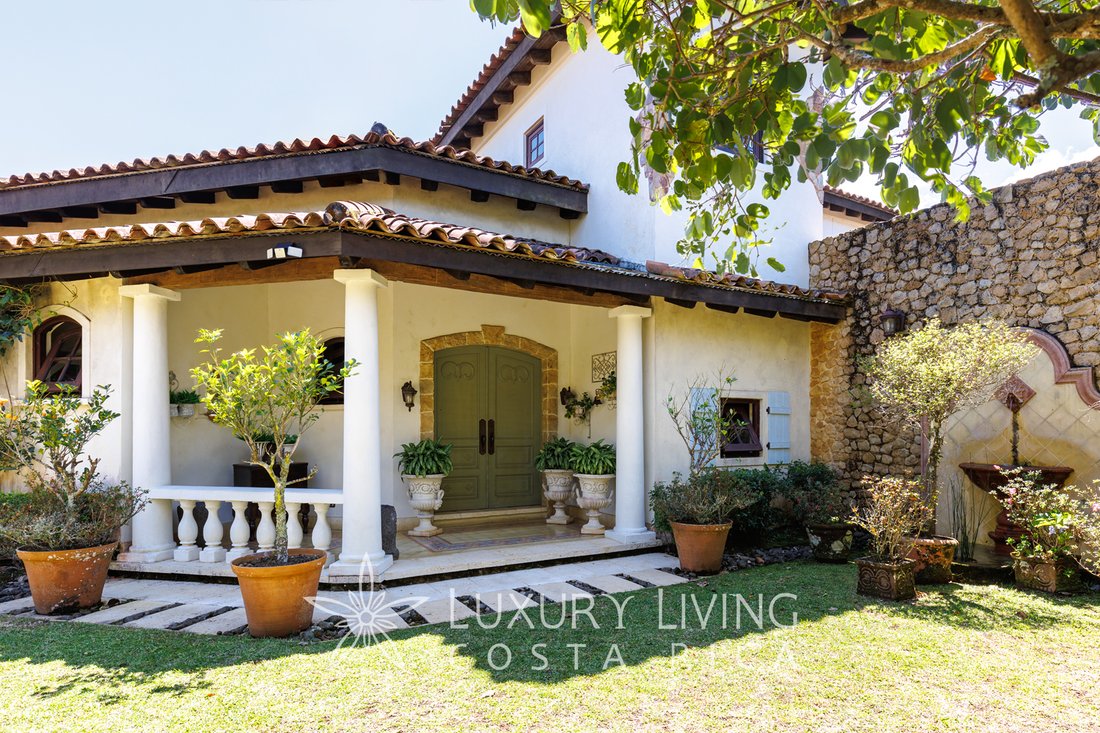 House in San Isidro, Heredia Province, Costa Rica 4 - 13988448