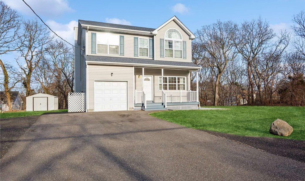 Farm/Ranch Farmingville In Farmingville, New York, United States For